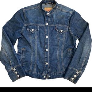 Levi’s easy rider trucker Denim jacet with Buttons size small